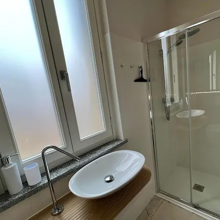 Jacuzzi Center - Serendipity Apartment Turin