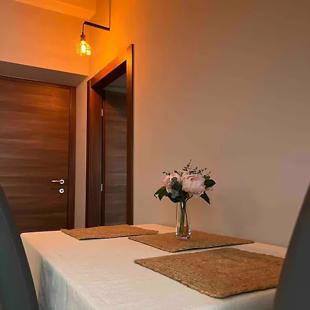 Apartment Jacuzzi Center - Serendipity *