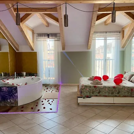 Jacuzzi Center - Serendipity Apartment